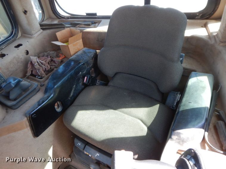 image for item HF9384 2000 Caterpillar D6R  dozer