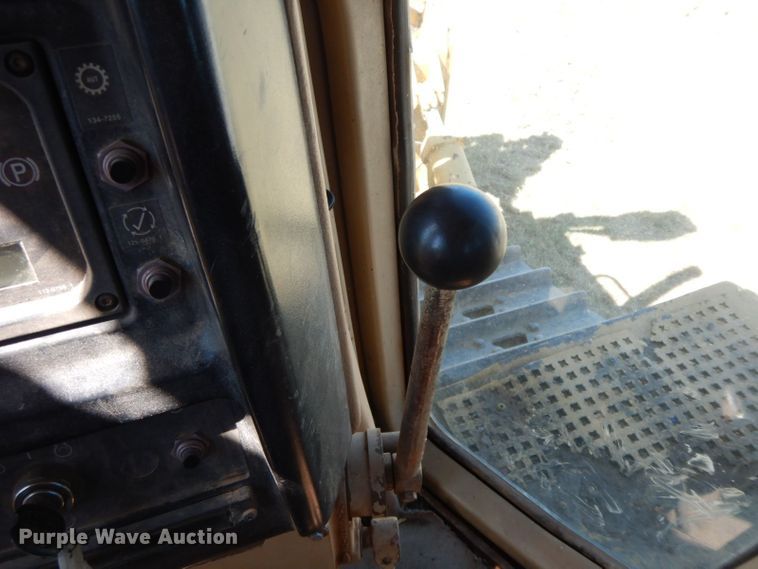 image for item HF9384 2000 Caterpillar D6R  dozer