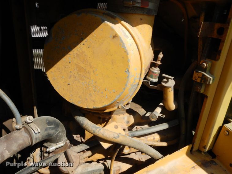 image for item HF9384 2000 Caterpillar D6R  dozer