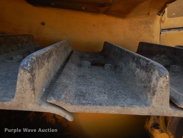 image for item HF9384 2000 Caterpillar D6R  dozer