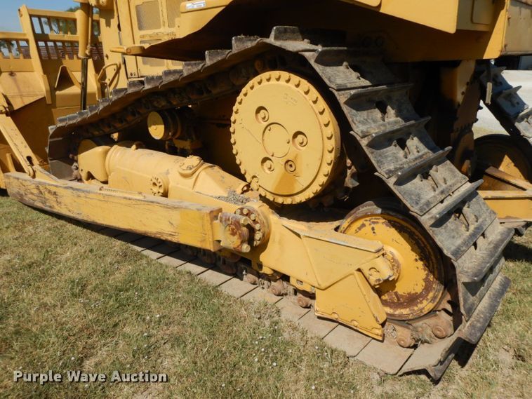 image for item HF9384 2000 Caterpillar D6R  dozer
