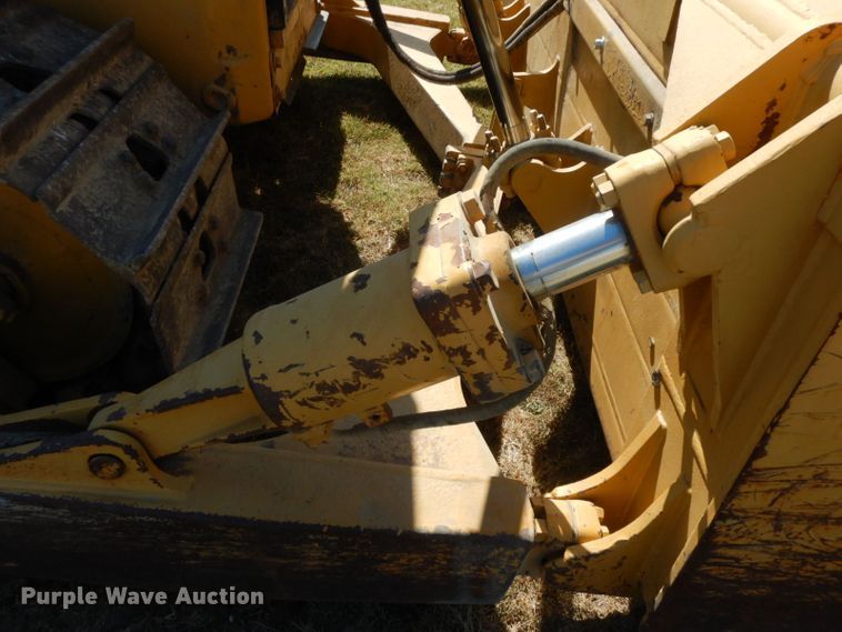 image for item HF9384 2000 Caterpillar D6R  dozer
