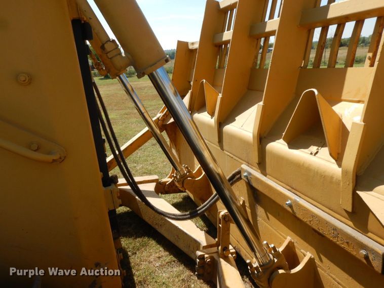 image for item HF9384 2000 Caterpillar D6R  dozer