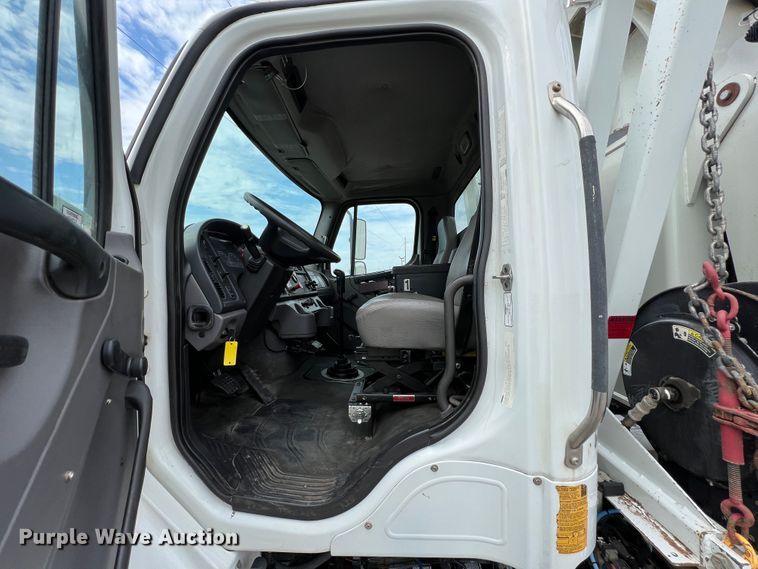 image for item IA9201 2012 Freightliner Business Class M2  crane truck