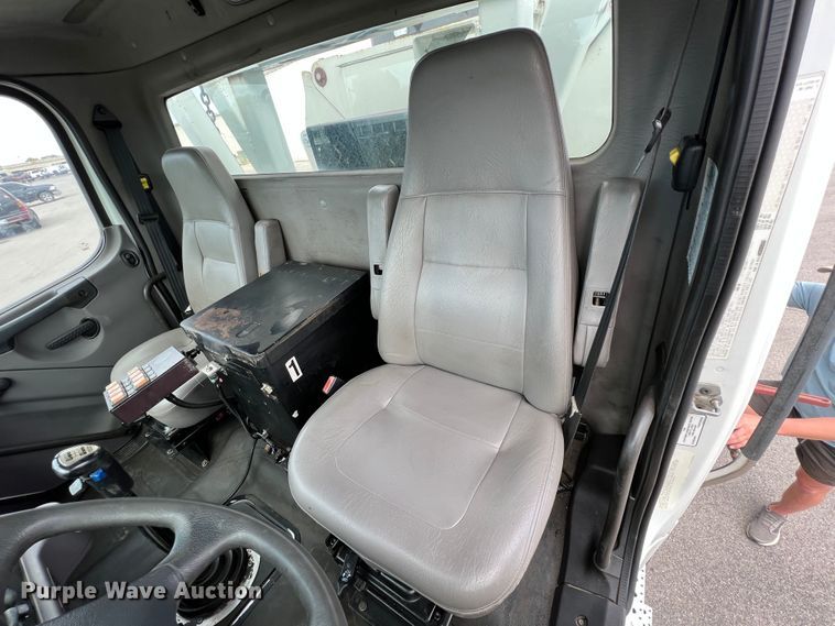 image for item IA9201 2012 Freightliner Business Class M2  crane truck