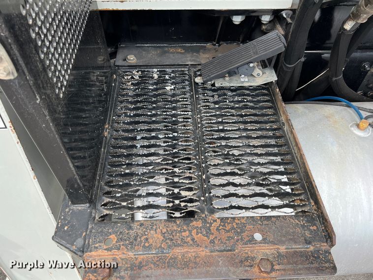 image for item IA9201 2012 Freightliner Business Class M2  crane truck