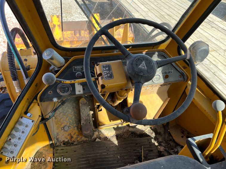 image for item IA9234 1972 Allis Chalmers 545B  wheel loader