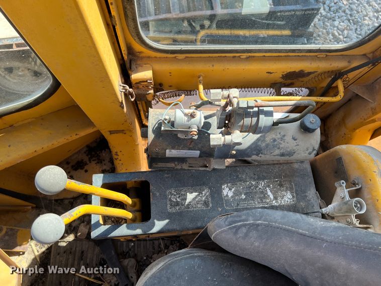 image for item IA9234 1972 Allis Chalmers 545B  wheel loader