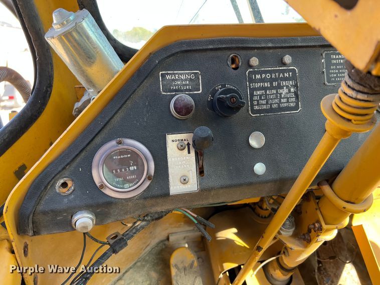image for item IA9234 1972 Allis Chalmers 545B  wheel loader