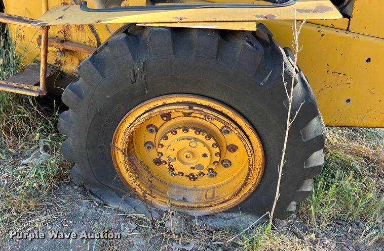 image for item IA9234 1972 Allis Chalmers 545B  wheel loader