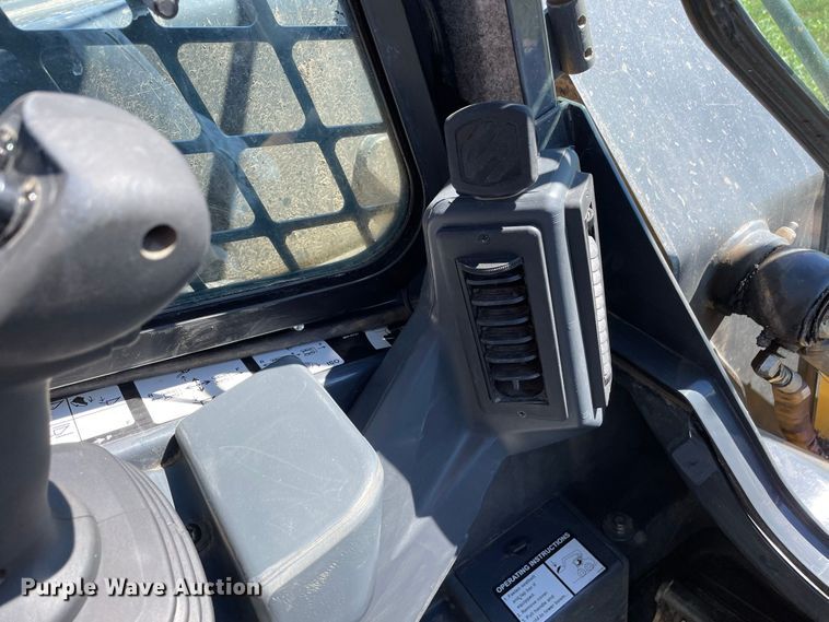 image for item JC9913 2021 John Deere 325G  tracked skid steer loader