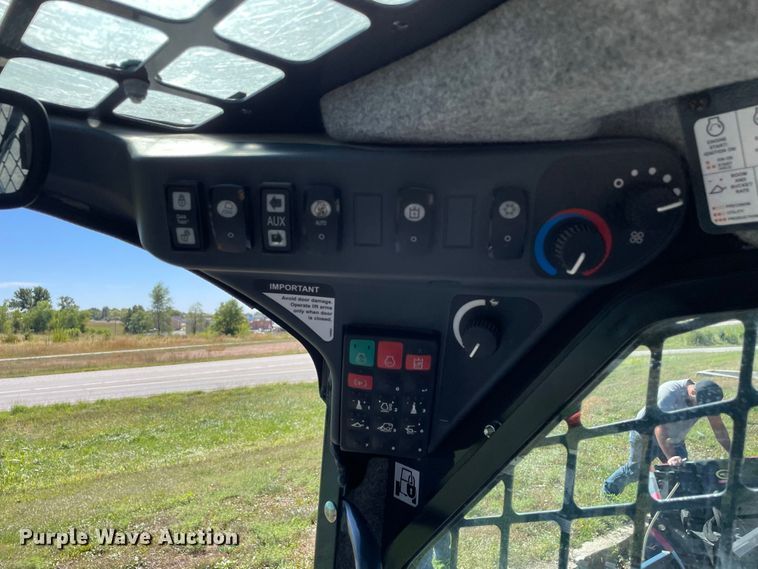 image for item JC9913 2021 John Deere 325G  tracked skid steer loader