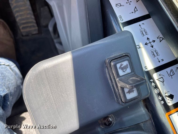 image for item JC9913 2021 John Deere 325G  tracked skid steer loader