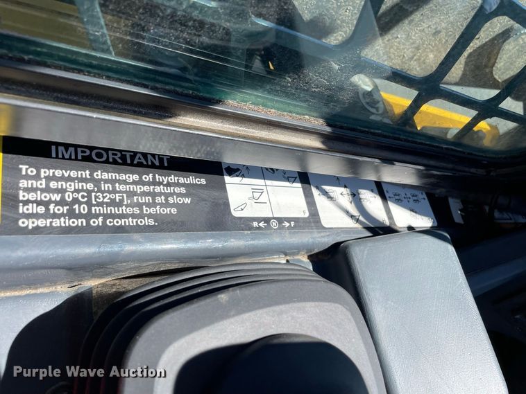 image for item JC9913 2021 John Deere 325G  tracked skid steer loader