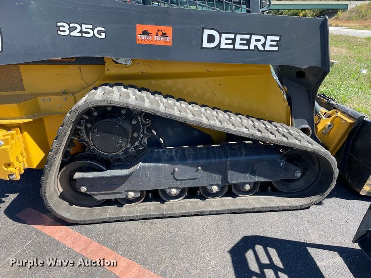 image for item JC9913 2021 John Deere 325G  tracked skid steer loader