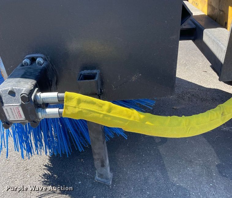 image for item JC9916 60" W skid steer broom