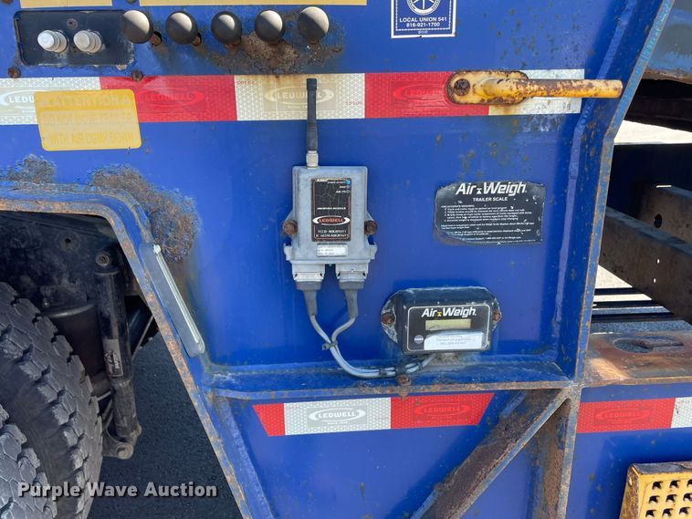 image for item JC9920 2014 Ledwell  equipment trailer