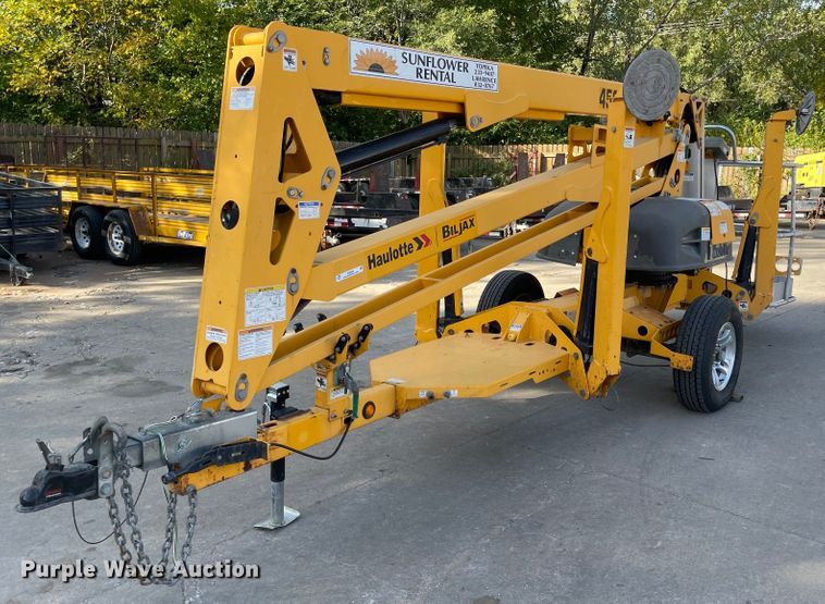 image for item JD9304 2015 Haulotte 4527A  boom lift