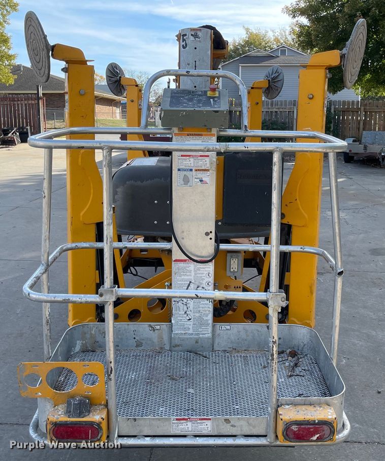 image for item JD9304 2015 Haulotte 4527A  boom lift