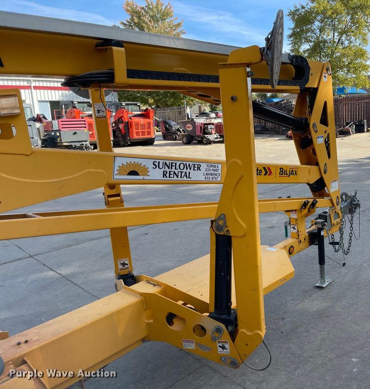 image for item JD9304 2015 Haulotte 4527A  boom lift
