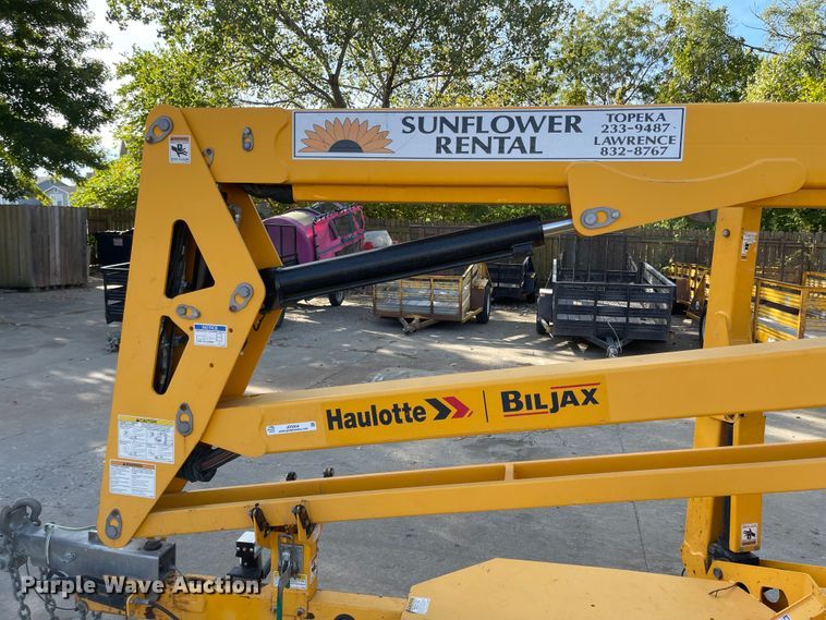 image for item JD9304 2015 Haulotte 4527A  boom lift