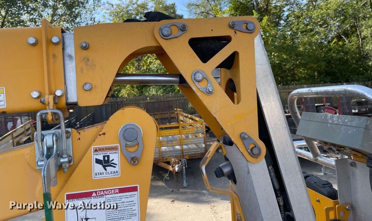 image for item JD9304 2015 Haulotte 4527A  boom lift