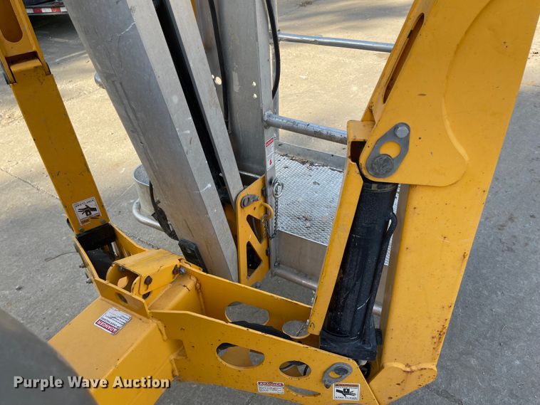 image for item JD9304 2015 Haulotte 4527A  boom lift
