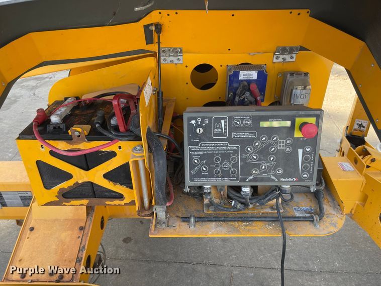 image for item JD9304 2015 Haulotte 4527A  boom lift