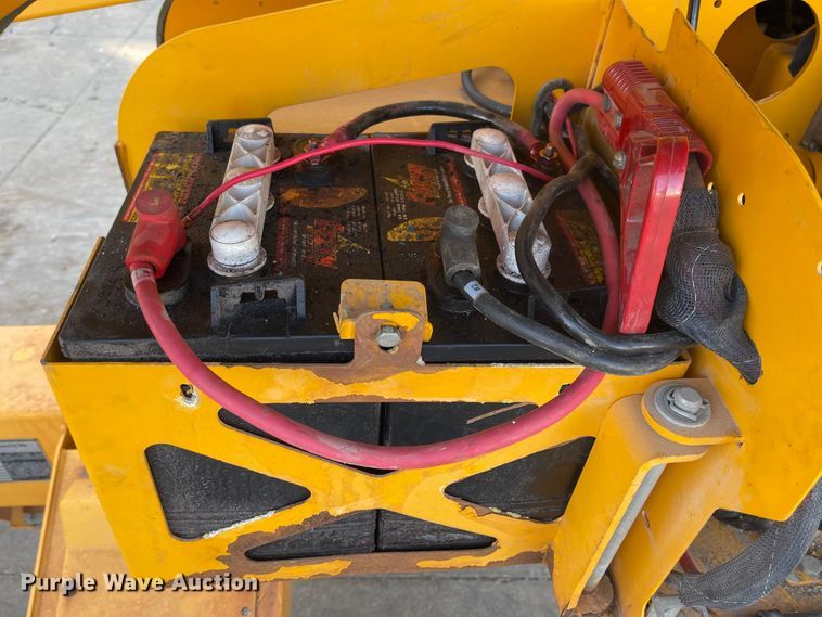 image for item JD9304 2015 Haulotte 4527A  boom lift