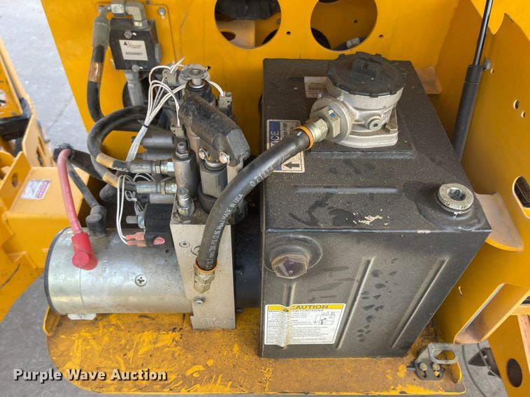 image for item JD9304 2015 Haulotte 4527A  boom lift