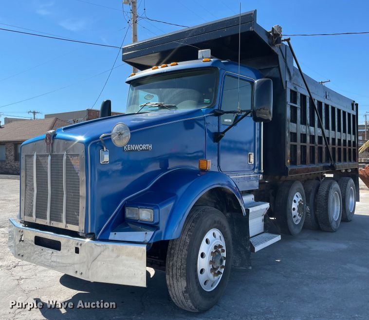 image for item JD9306 1997 Kenworth T800  dump truck