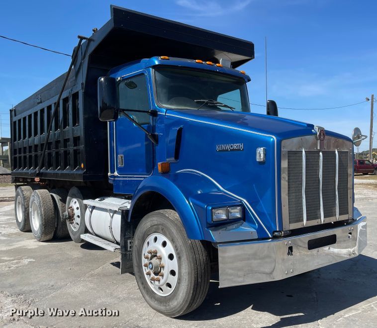 image for item JD9306 1997 Kenworth T800  dump truck