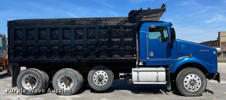 image for item JD9306 1997 Kenworth T800  dump truck