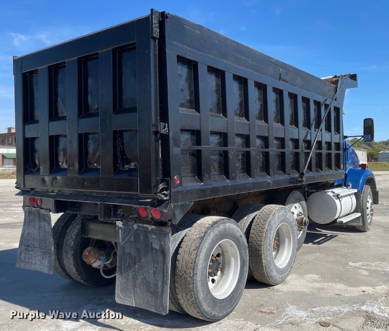 image for item JD9306 1997 Kenworth T800  dump truck