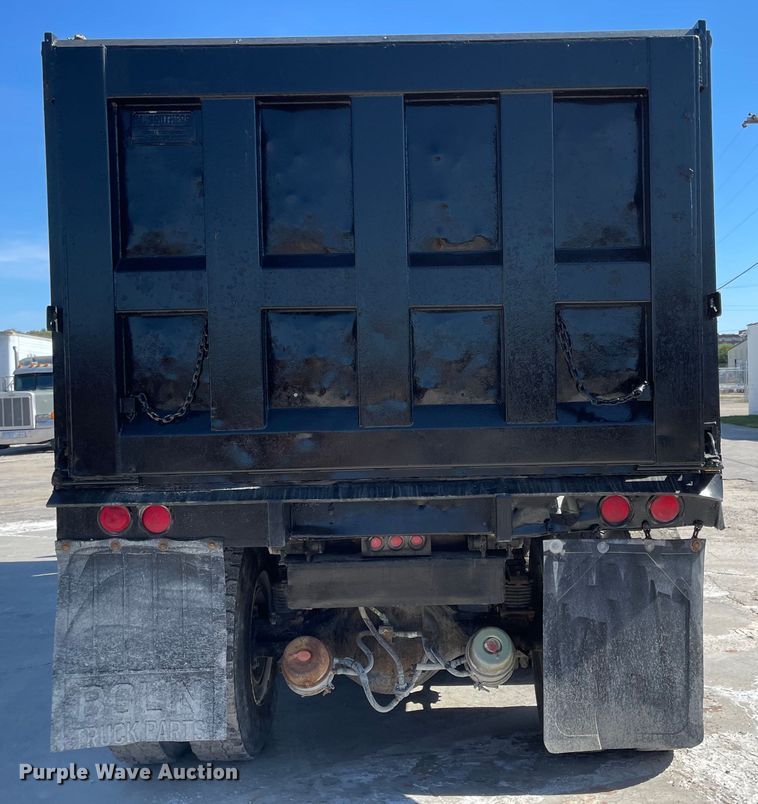 image for item JD9306 1997 Kenworth T800  dump truck