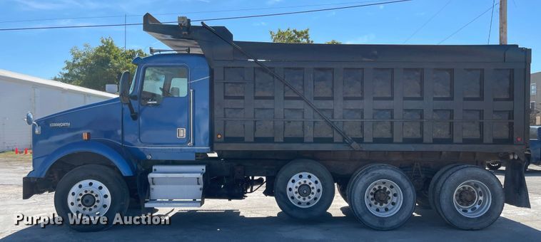 image for item JD9306 1997 Kenworth T800  dump truck