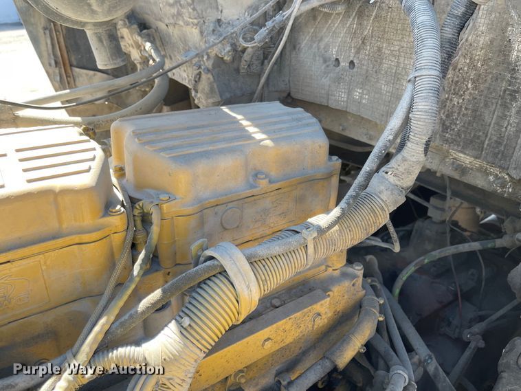 image for item JD9306 1997 Kenworth T800  dump truck