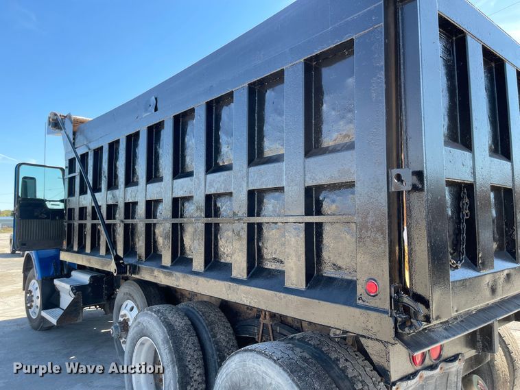 image for item JD9306 1997 Kenworth T800  dump truck