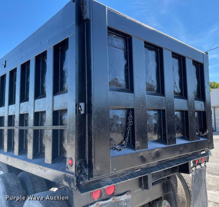 image for item JD9306 1997 Kenworth T800  dump truck