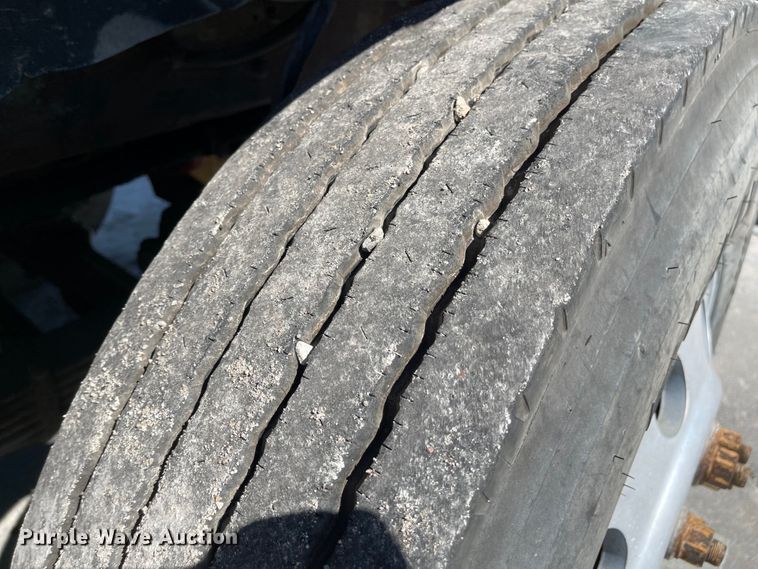 image for item JD9306 1997 Kenworth T800  dump truck