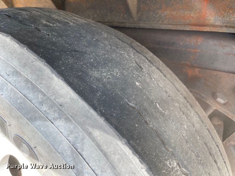 image for item JD9306 1997 Kenworth T800  dump truck