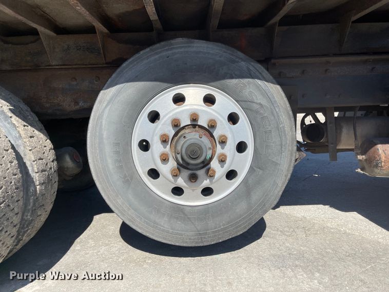 image for item JD9306 1997 Kenworth T800  dump truck