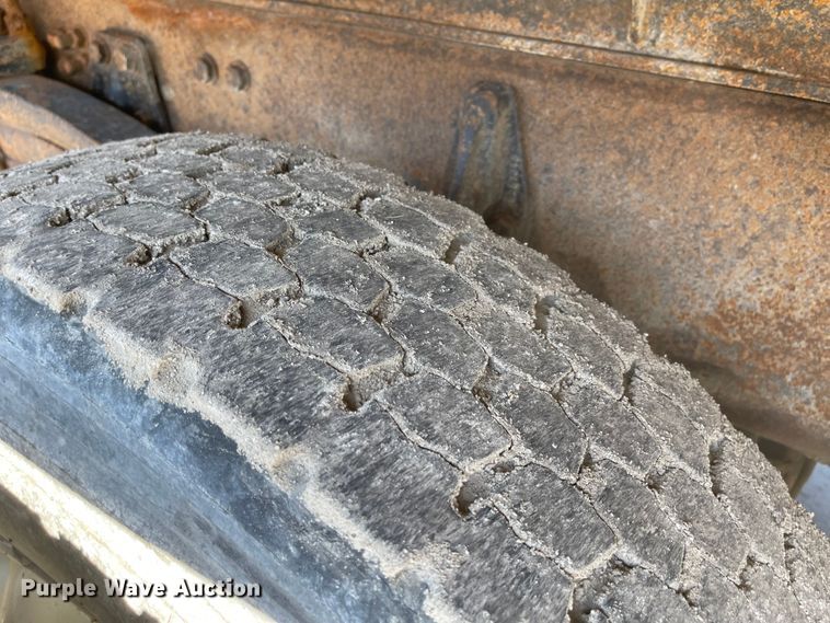 image for item JD9306 1997 Kenworth T800  dump truck