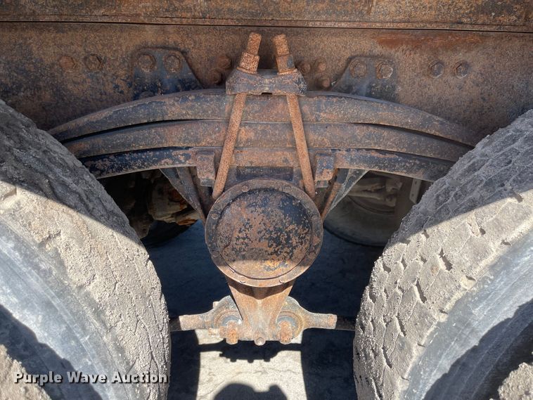 image for item JD9306 1997 Kenworth T800  dump truck