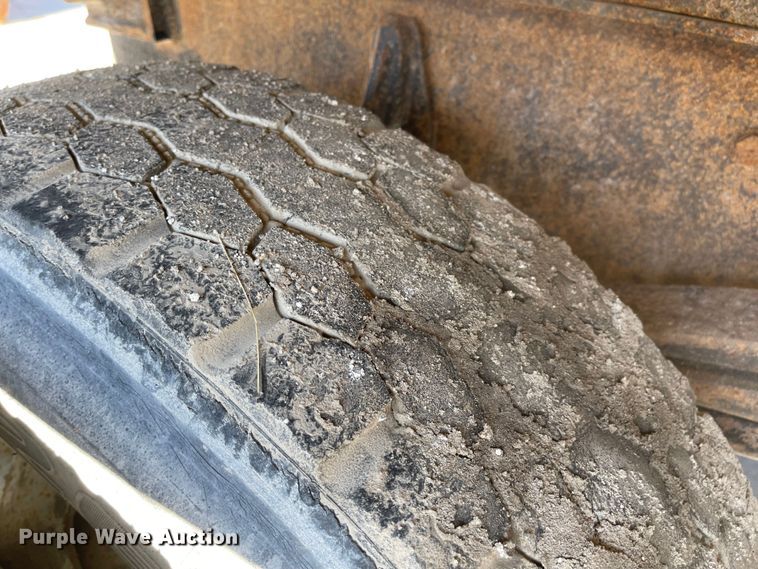 image for item JD9306 1997 Kenworth T800  dump truck