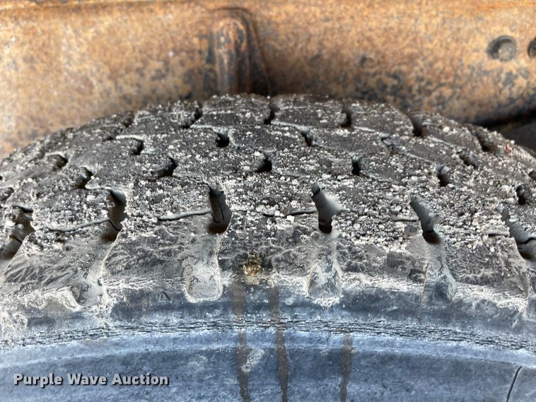 image for item JD9306 1997 Kenworth T800  dump truck