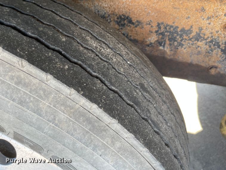 image for item JD9306 1997 Kenworth T800  dump truck