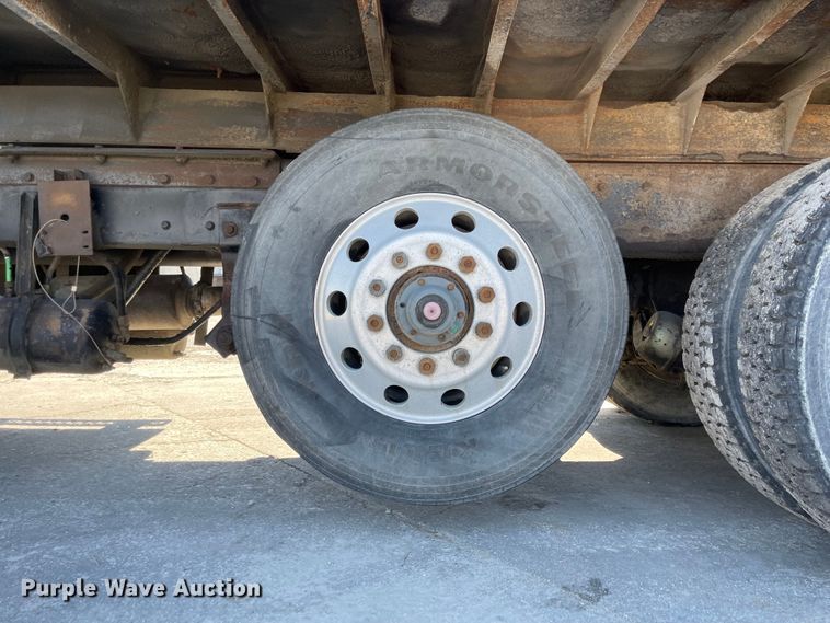 image for item JD9306 1997 Kenworth T800  dump truck