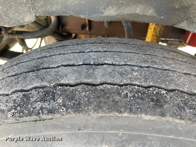 image for item JD9306 1997 Kenworth T800  dump truck