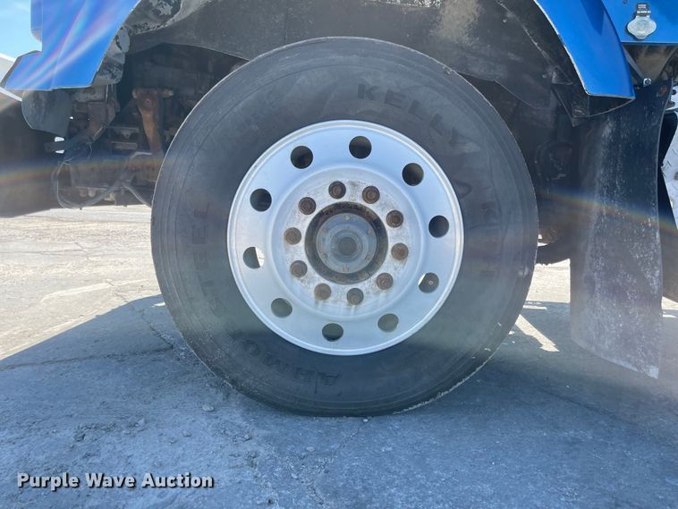 image for item JD9306 1997 Kenworth T800  dump truck